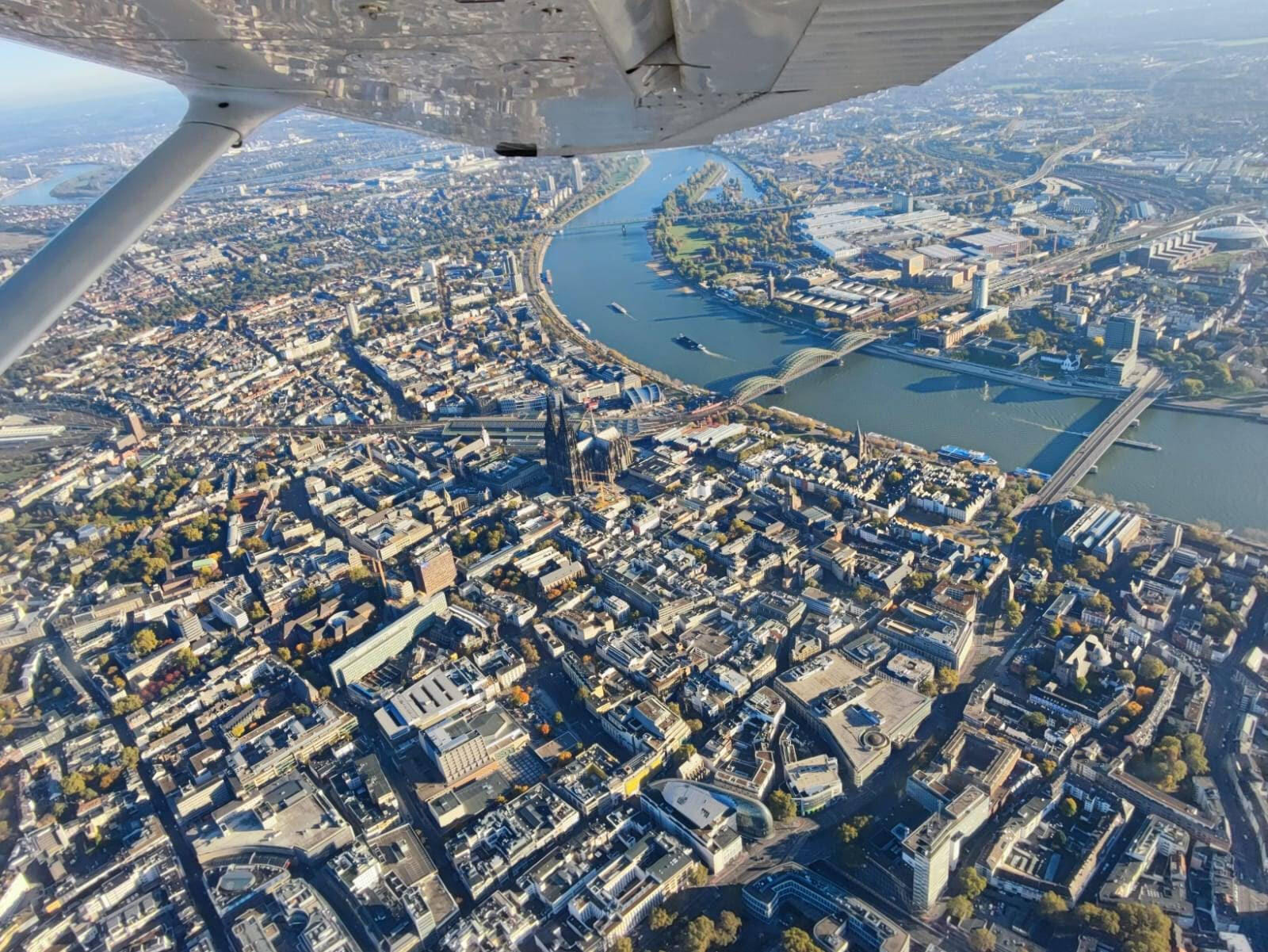 Rundflug: Köln, Düsseldorf, Leverkusen & Bergisch Gladbach