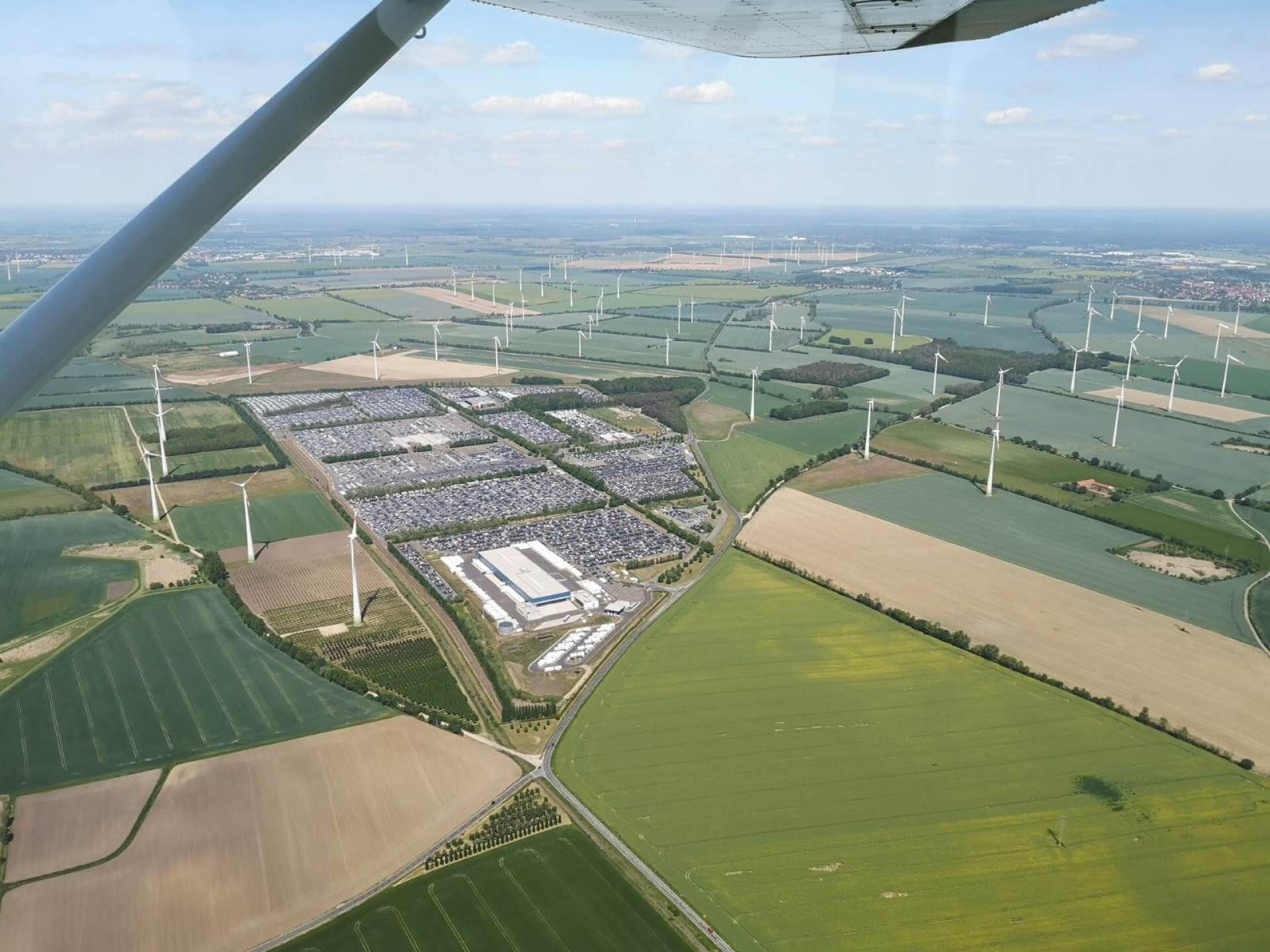 Kleiner Rundflug um die Bienenfarm