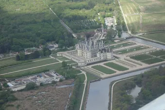 Vol : les Châteaux de la Loire depuis Le Mans pour 1 pas