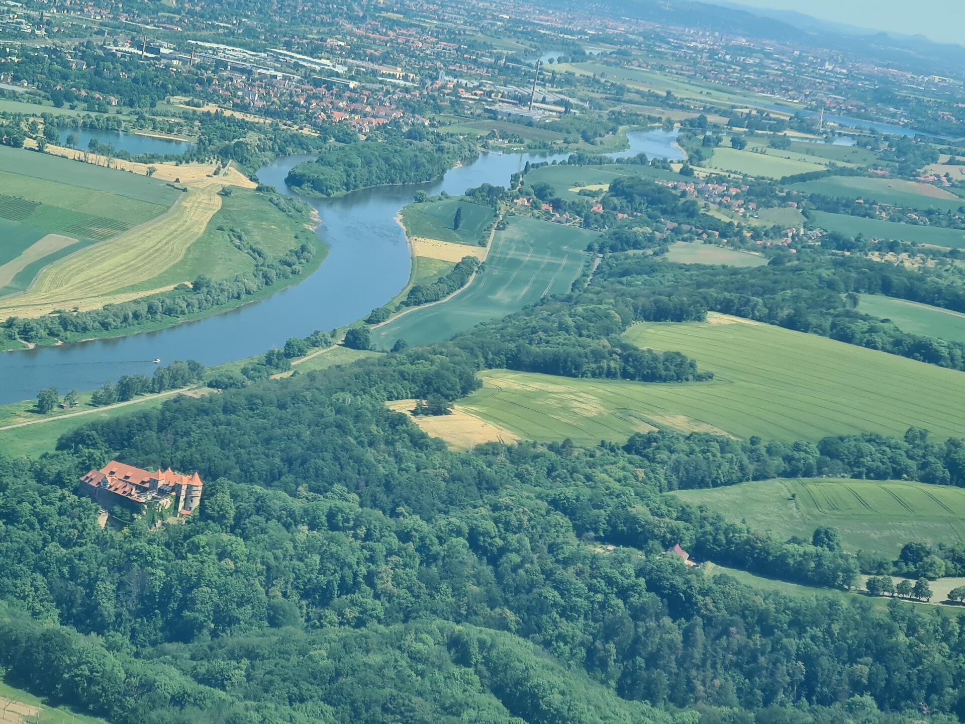 Einflug nach Dresden entlang der Elbe