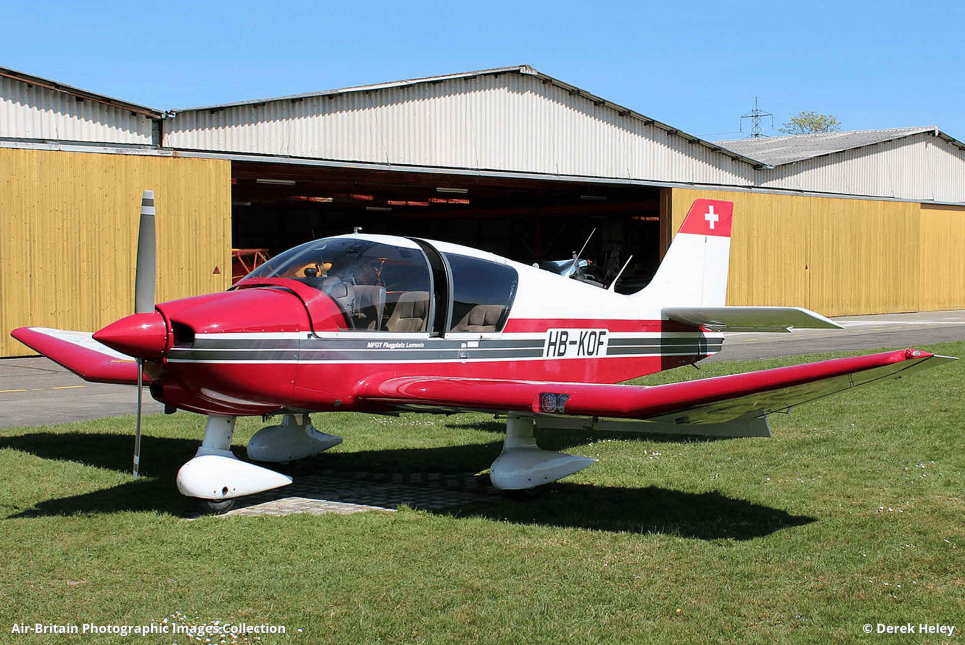 DR400 von außen (Quelle: https://abpic.co.uk/pictures/registration/HB-KOF)