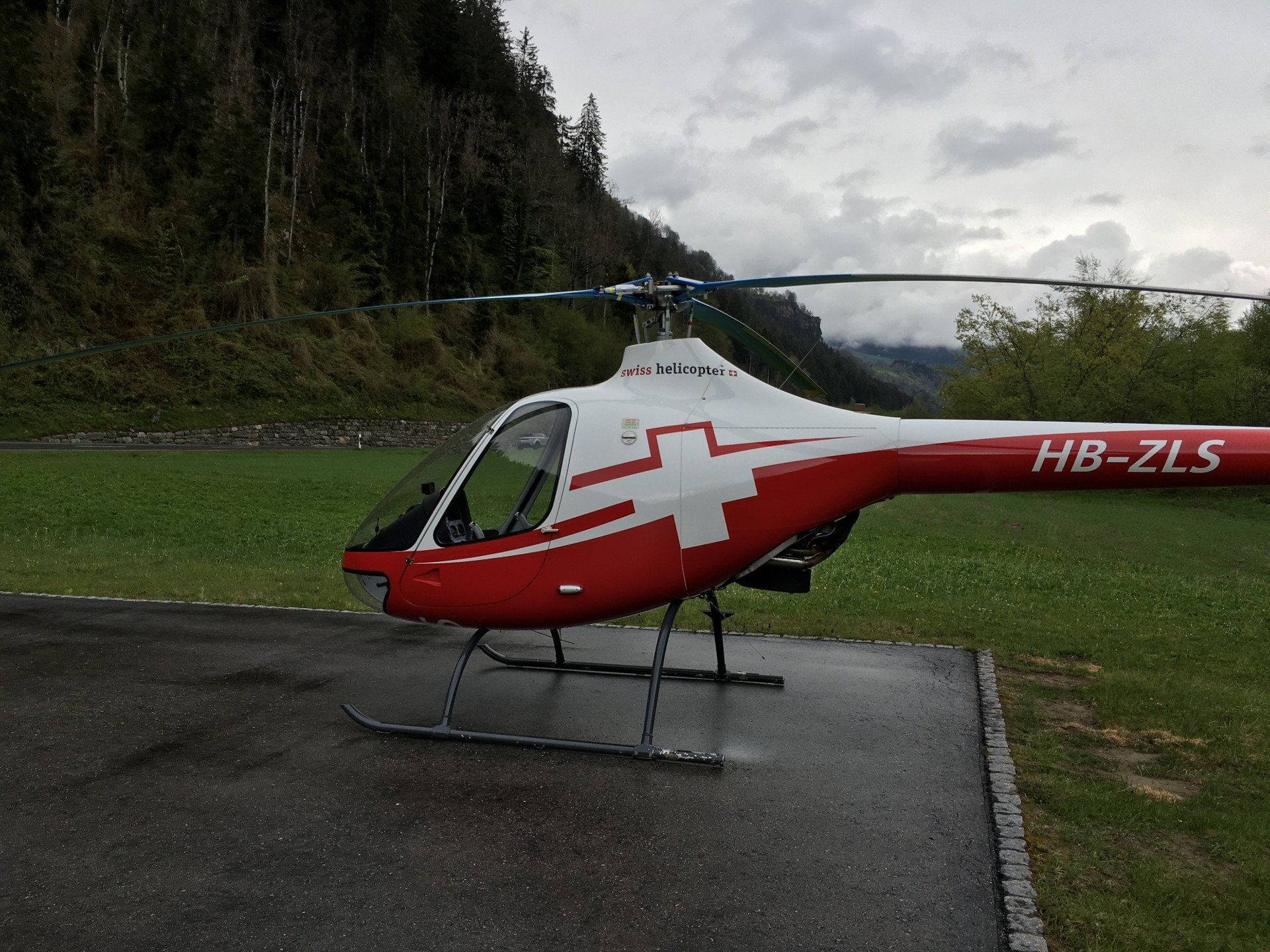Rundflug eine Stunde mit dem Helikopter Colibri Guimbal G2