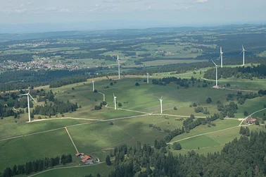 Jura und Windräder mit Landung / Region Jura Wind Turbines with Landing