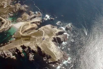 De St Brieuc au Mt St Michel: La côte d'Emeraude vue du ciel