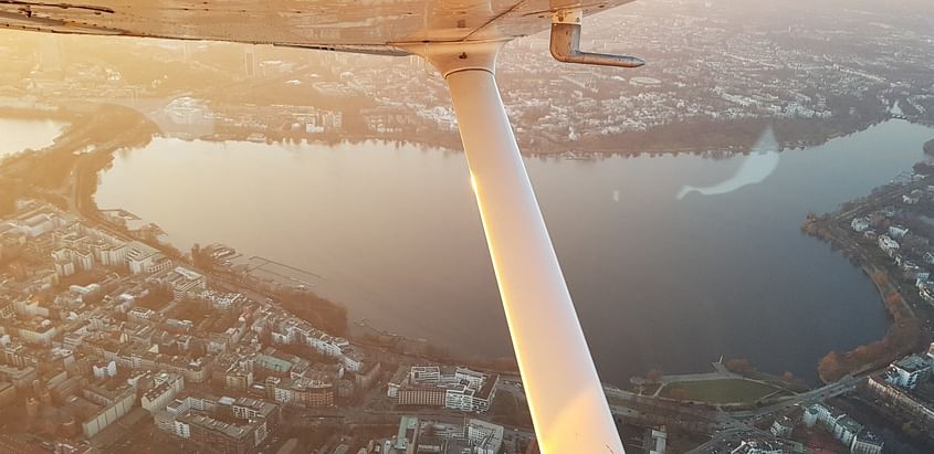 Rundflug über Hamburg und Südholstein