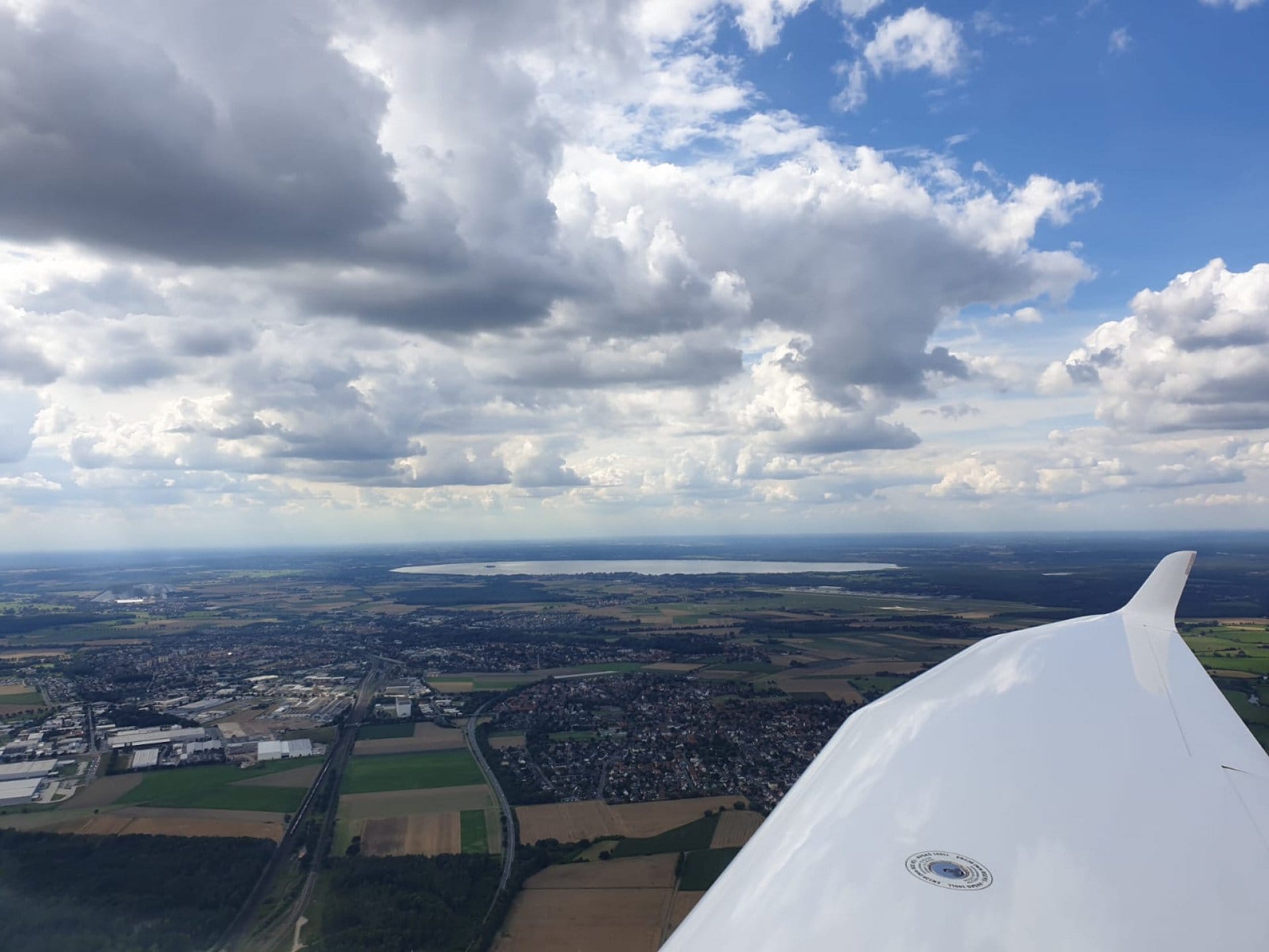 über den Maschsee, die Marienburg und den Deister