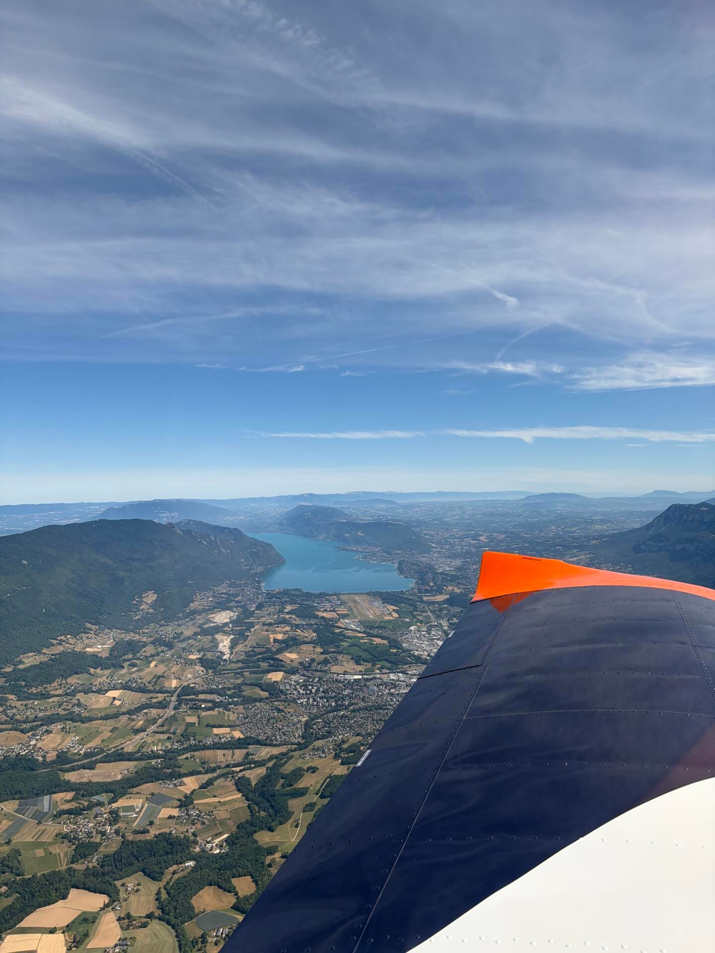 Venez découvrir les Iles d'or depuis le ciel