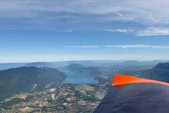 Venez découvrir les Iles d'or depuis le ciel