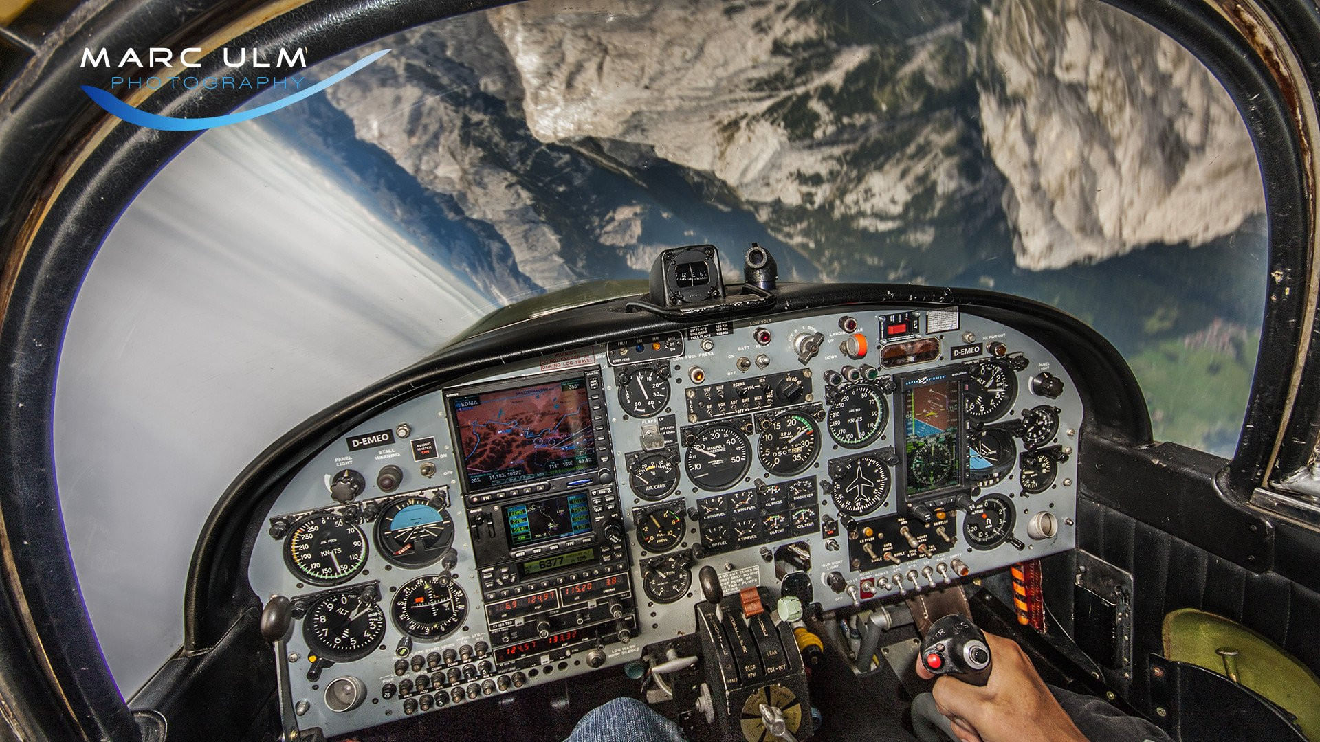 Acrobatic Flight * Ex. Lybian Airforce Marchetti F260WL