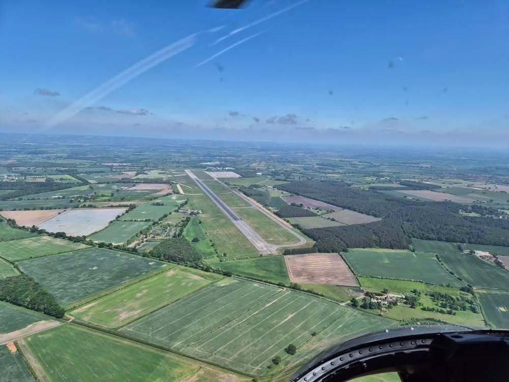 10 Minute flight from Elvington