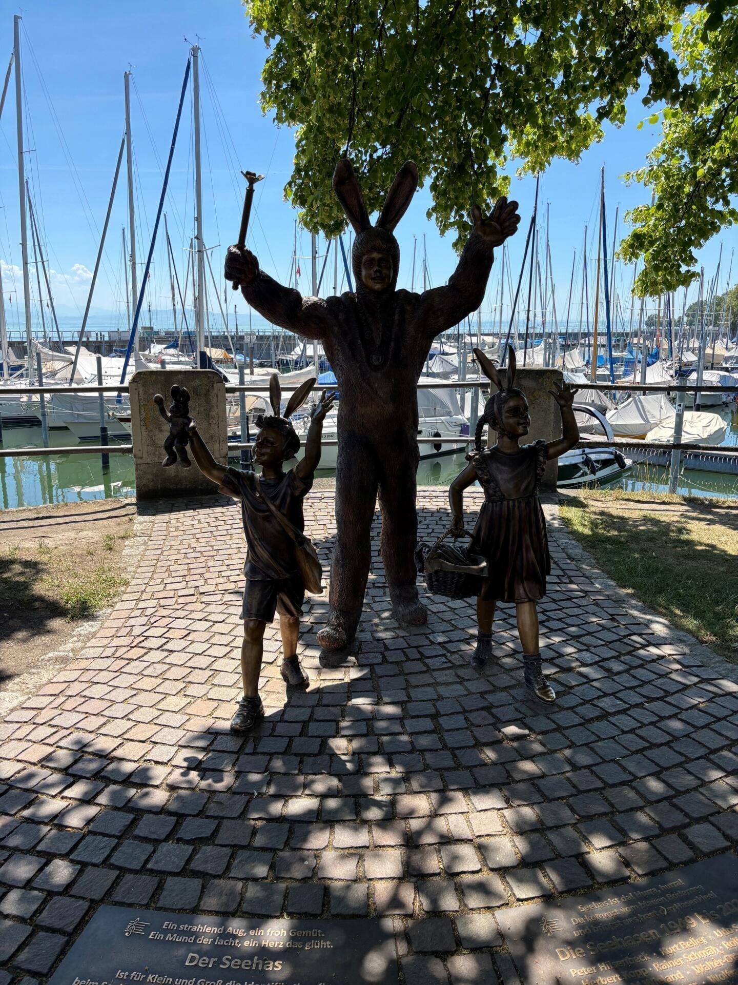 Bodensee mit Alpenblick: Tagestrip nach Friedrichshafen