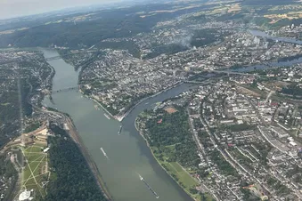 Majestätische Burgen des Rheintals von Mainz nach Koblenz