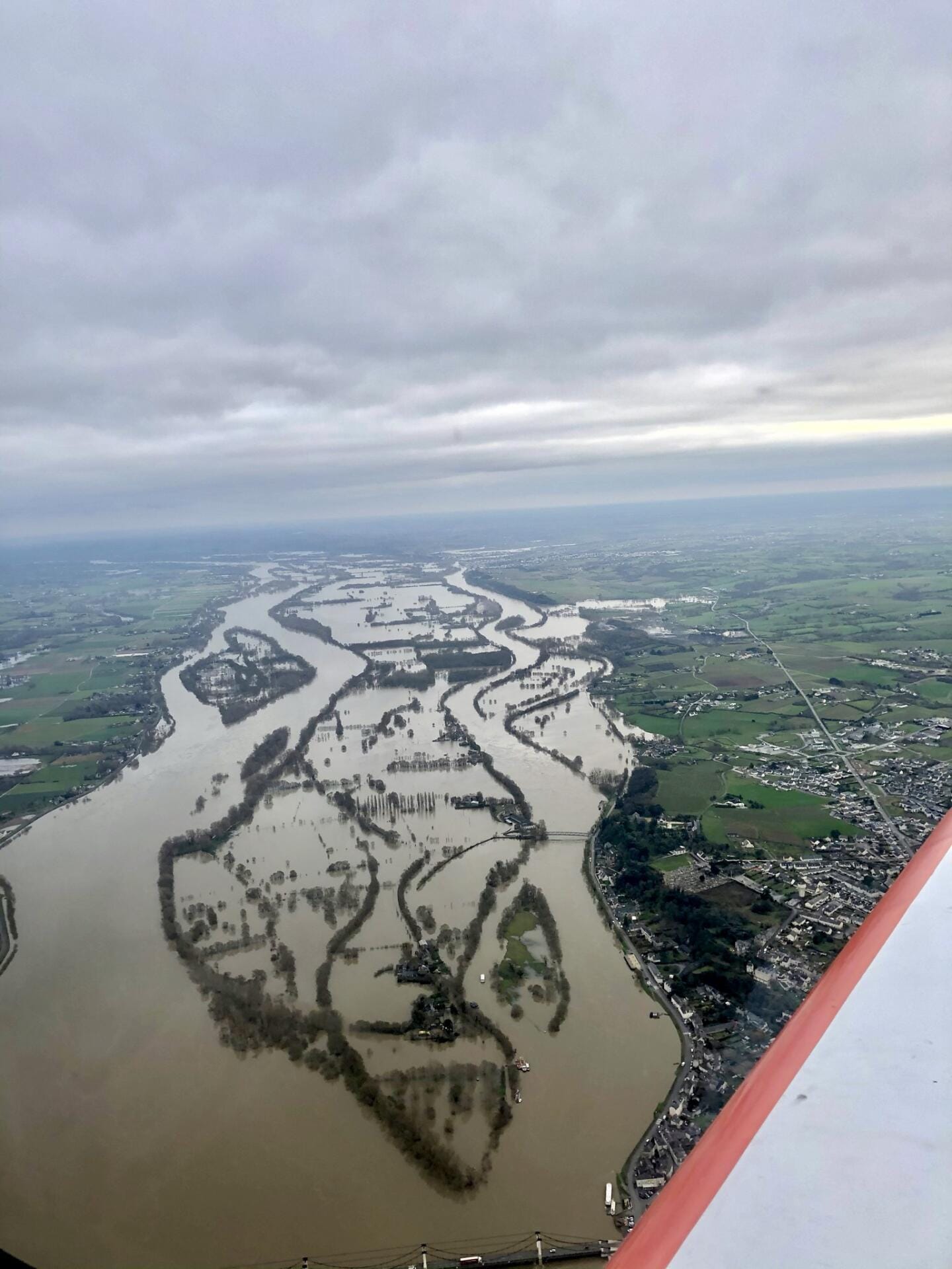survol de la Loire jusqu'à Bouchemaine