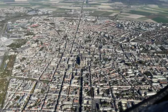 De Charleroi à Reims, en Champagne / From Charleroi to Reims