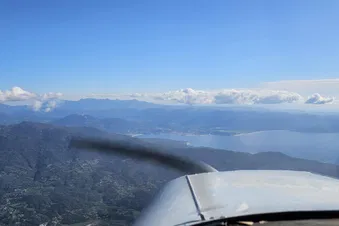 Vol panoramique exclusif de l'extrême sud de la Corse