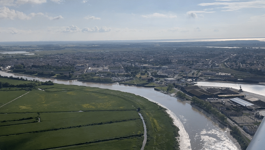 Balade aérienne sur l’estuaire de la Gironde