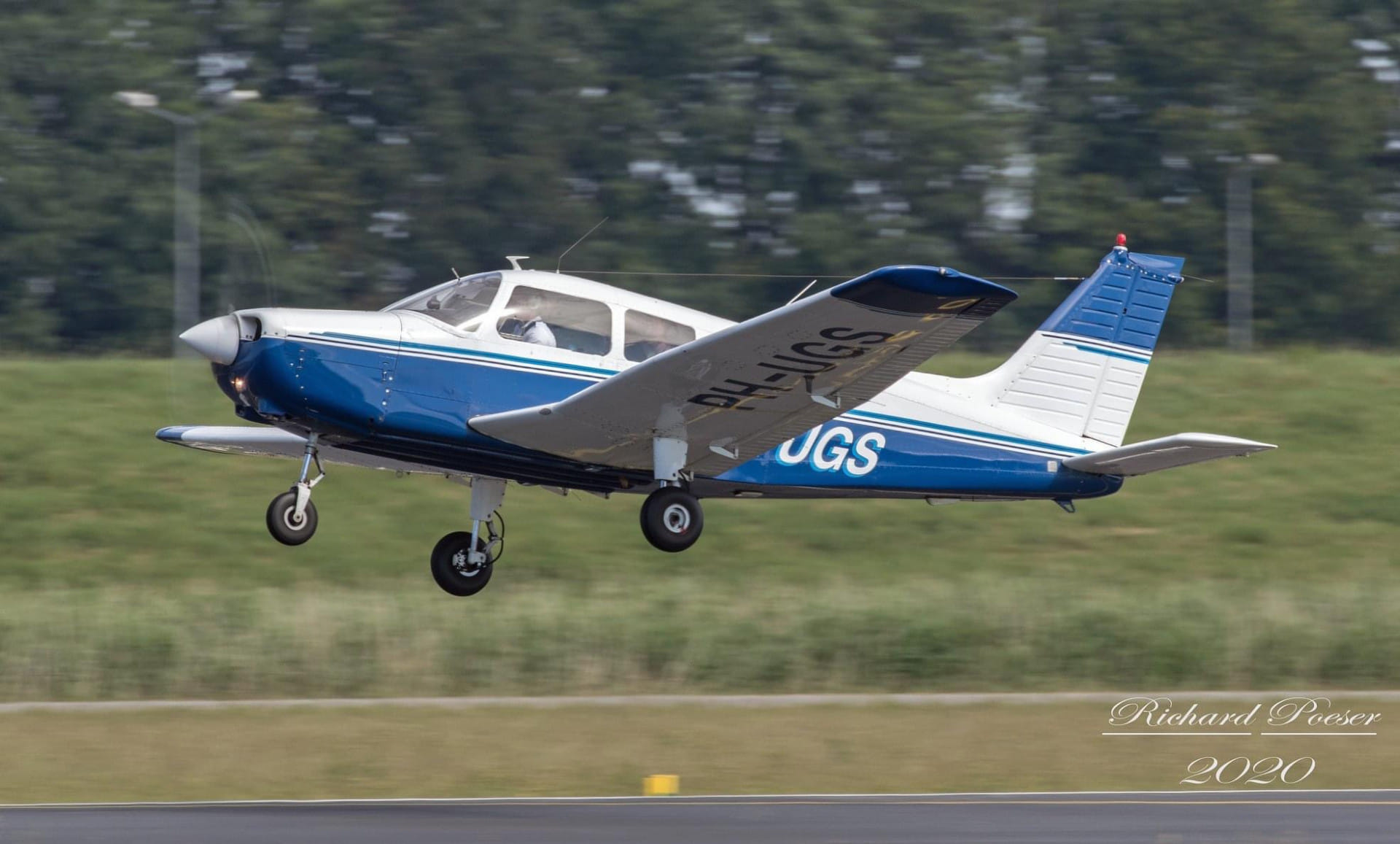 P28A Warrior PH-UGS during take-off