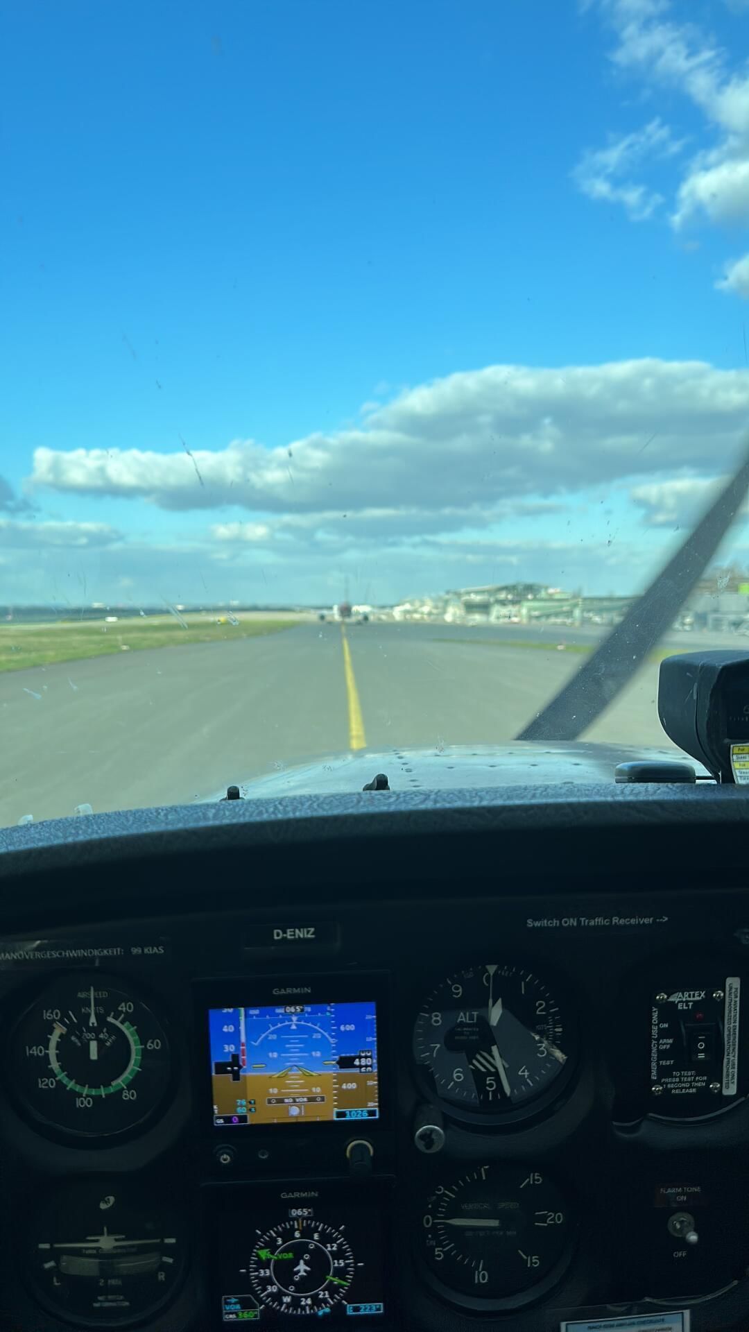 Dortmund Flughafen, hinter einem Airbus von Eurowings