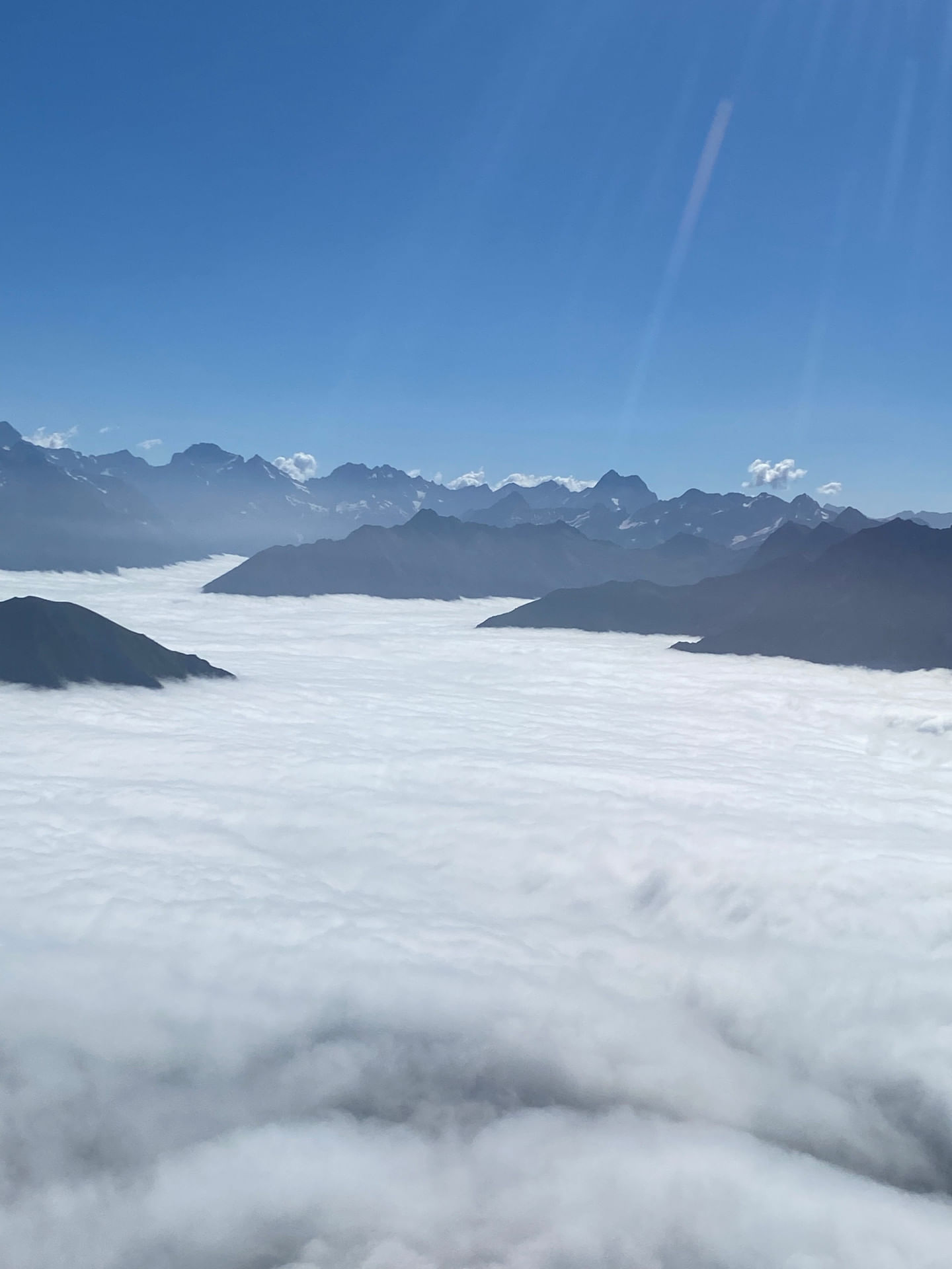 Vol au dessus des vallées embrumées