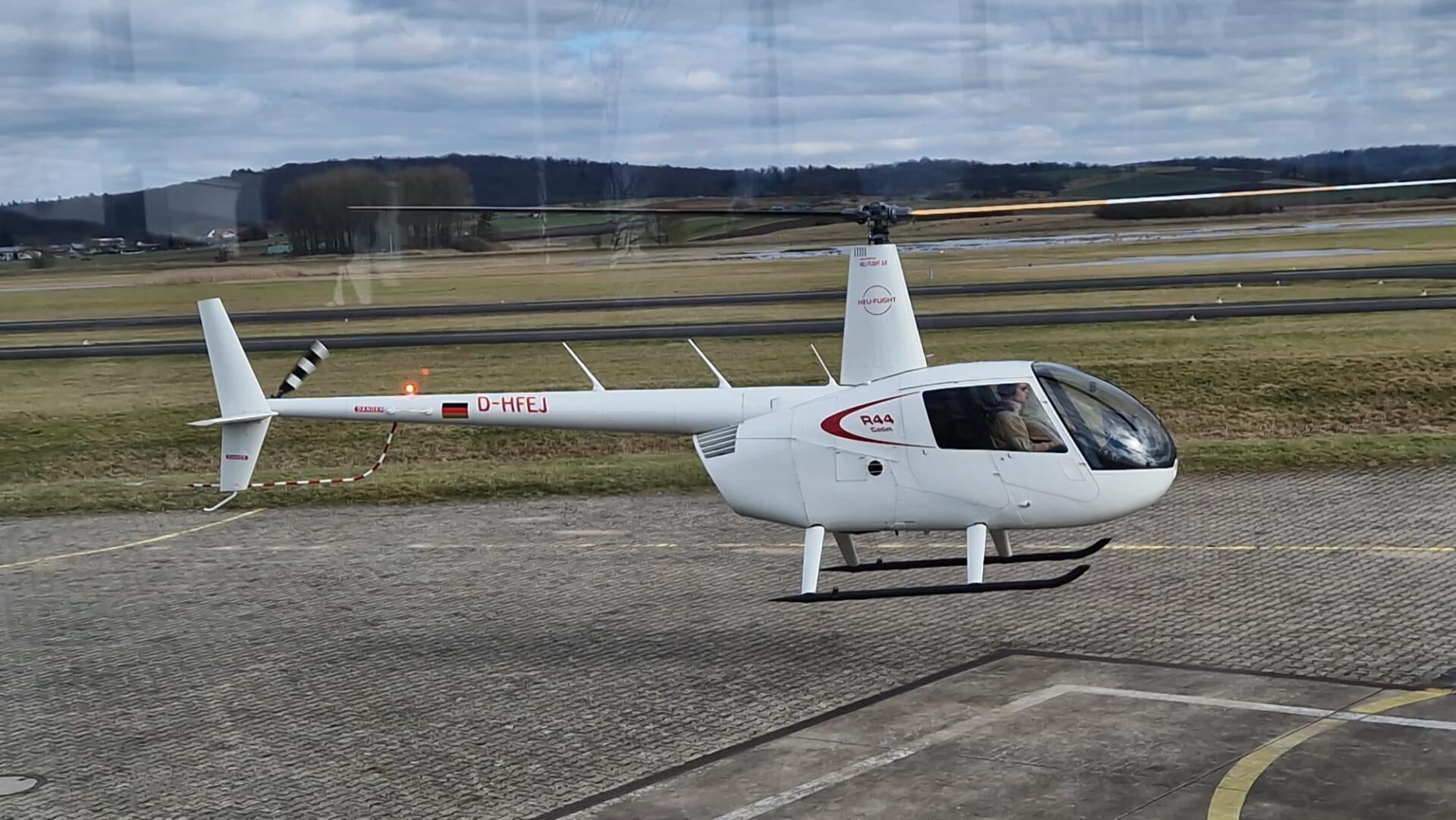 Robinson R44