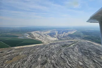 Braunkohleabbaugebiet mit seinen gigantischen Ausmaßen