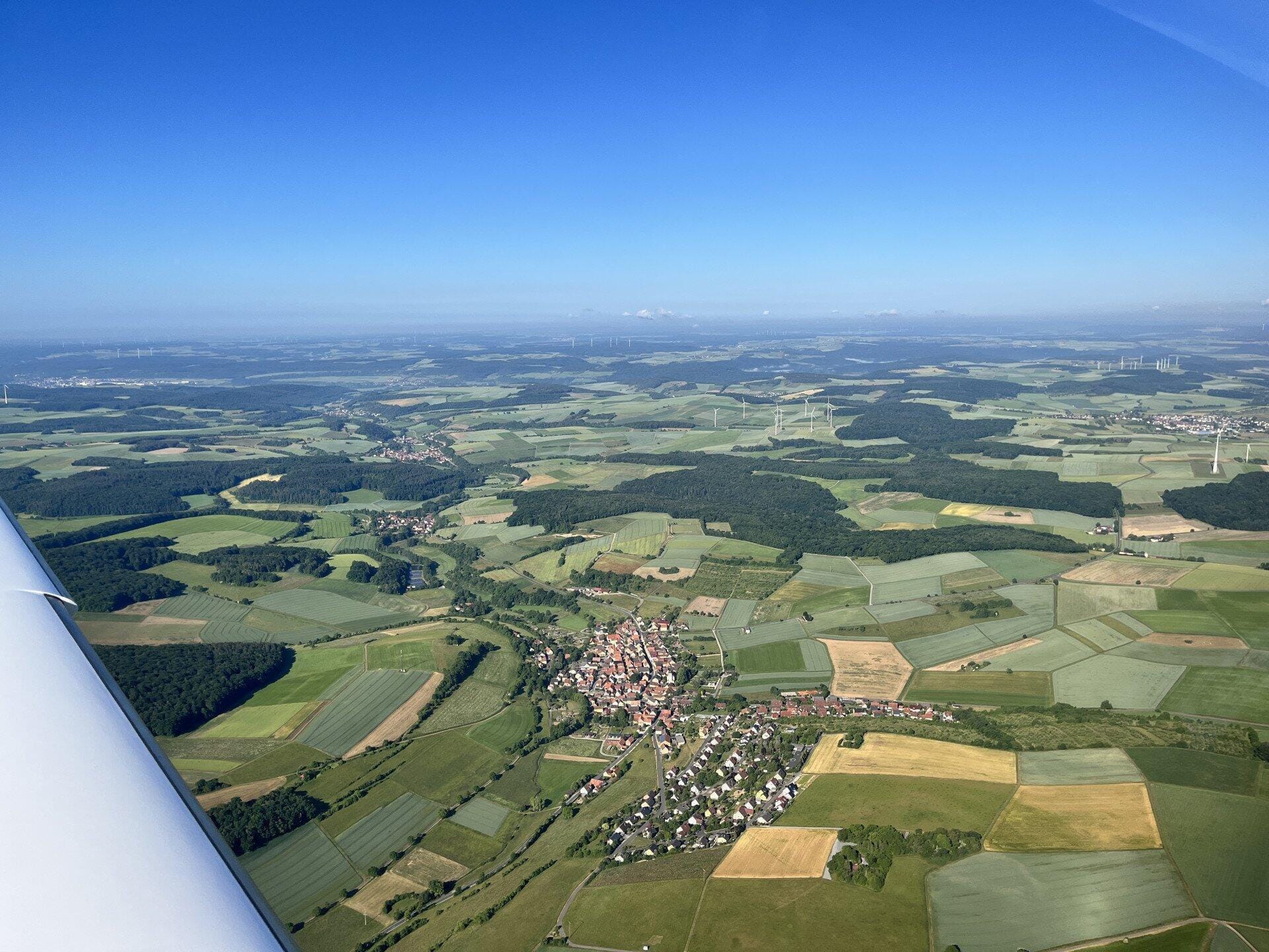 Rundflug über Unterfranken, Mainschleife, Würzburg, Weininsel.