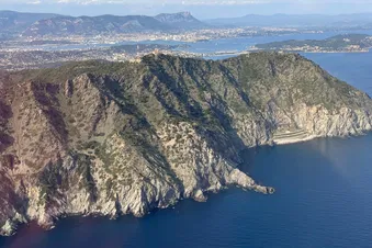 Cap Sicié et Toulon en arrière plan