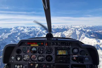 Chaîne des Pyrénées vue depuis le cockpit