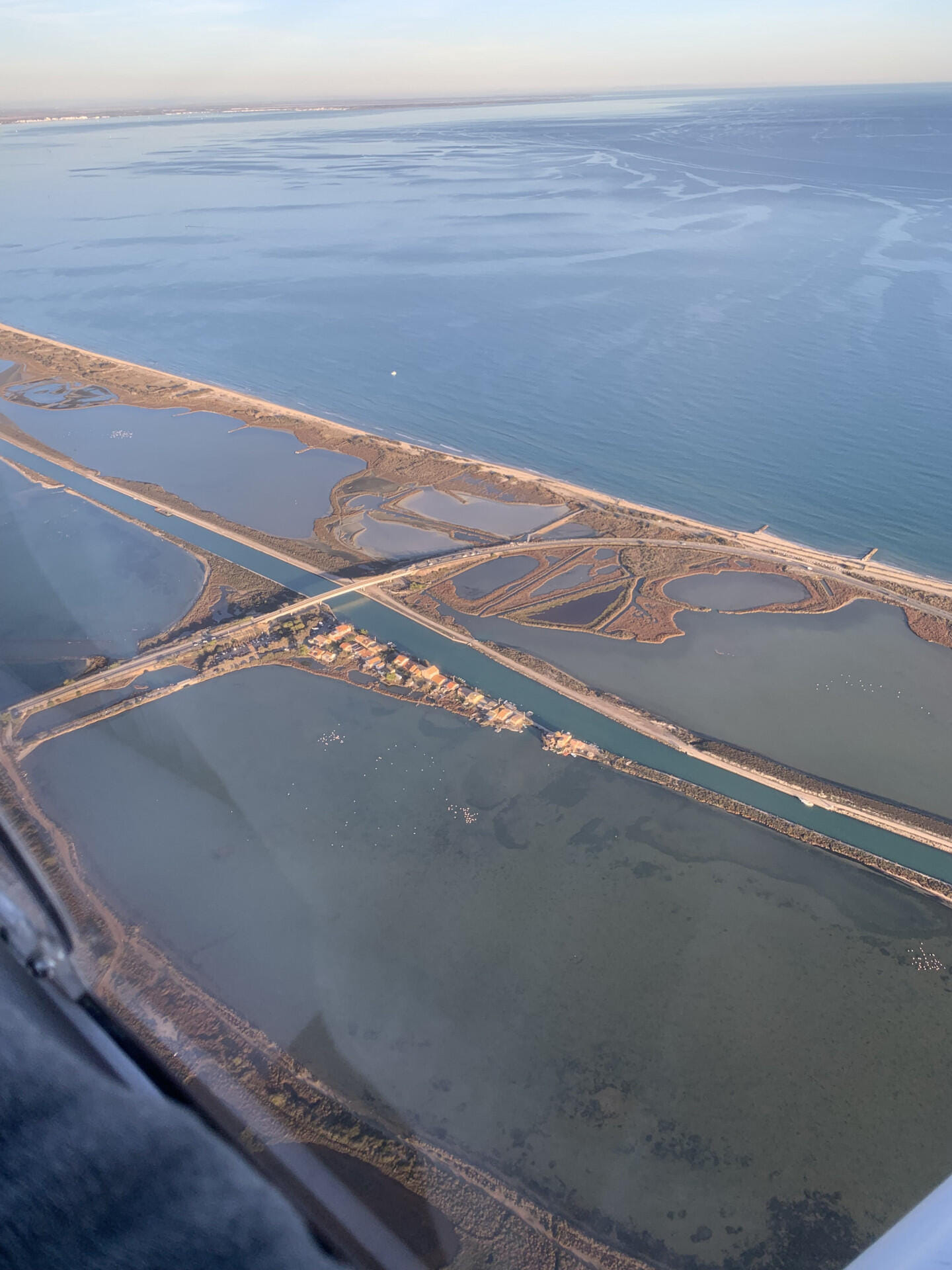 La côte au sud de Montpellier et le lac du Salagou