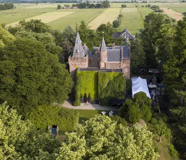 Tour de Castle with classic Supercub