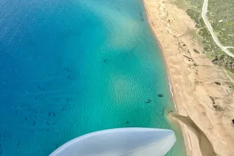 L'eau turquoise de la plage de Propriano