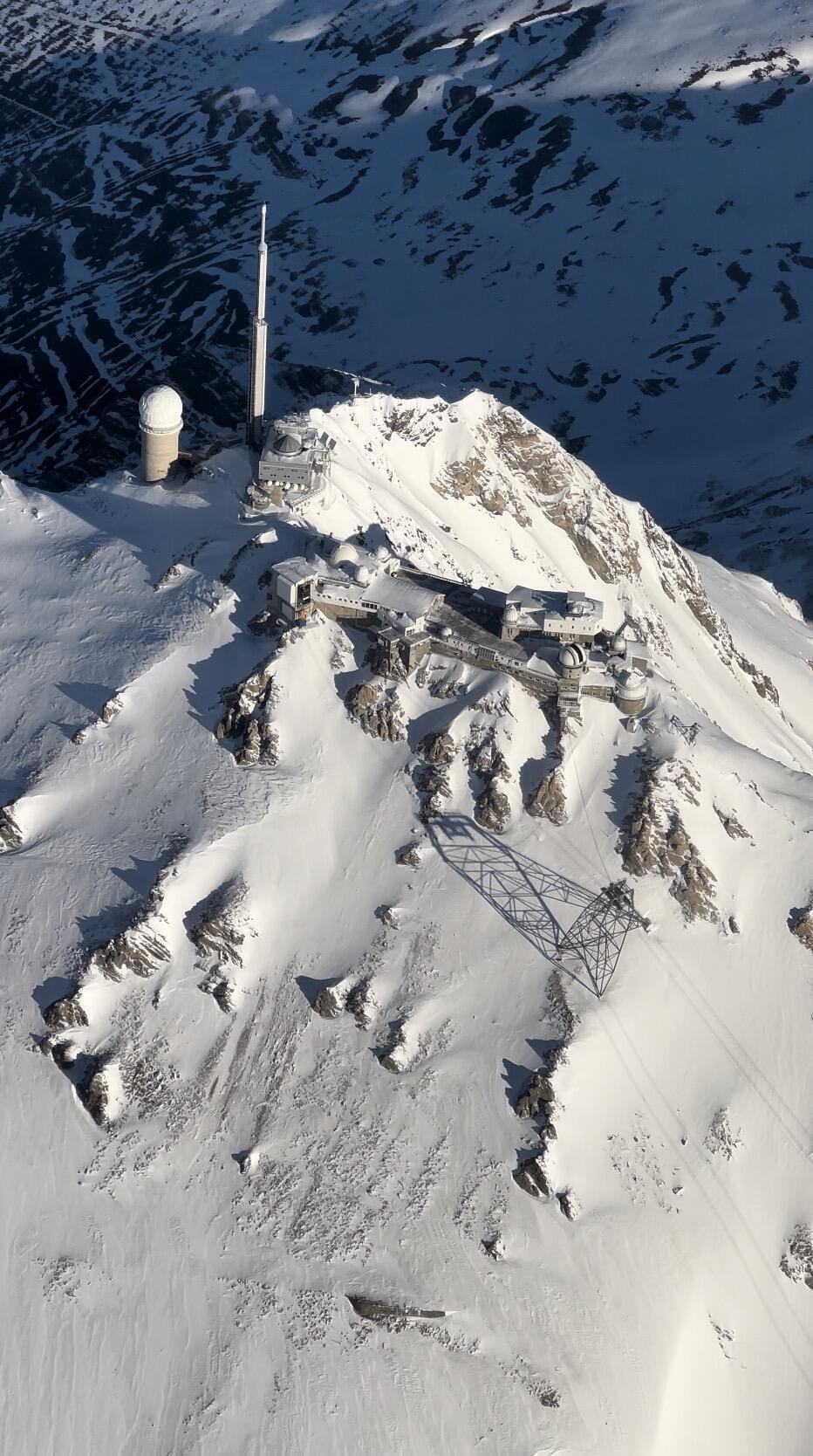 Survol du Pic du Midi de Bigorre , vue imprenable