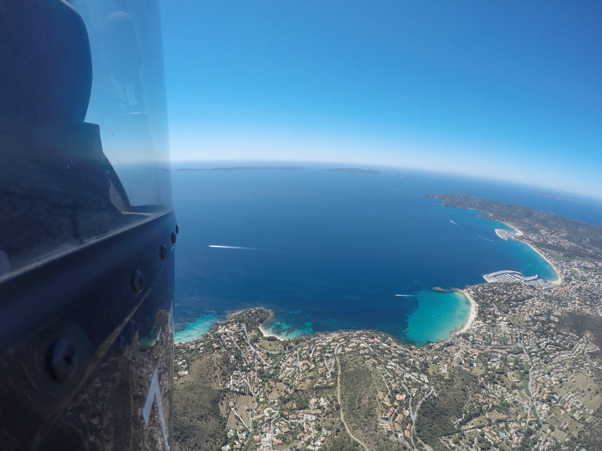 Hyères et ses alentours en Hélicoptère - 40 min