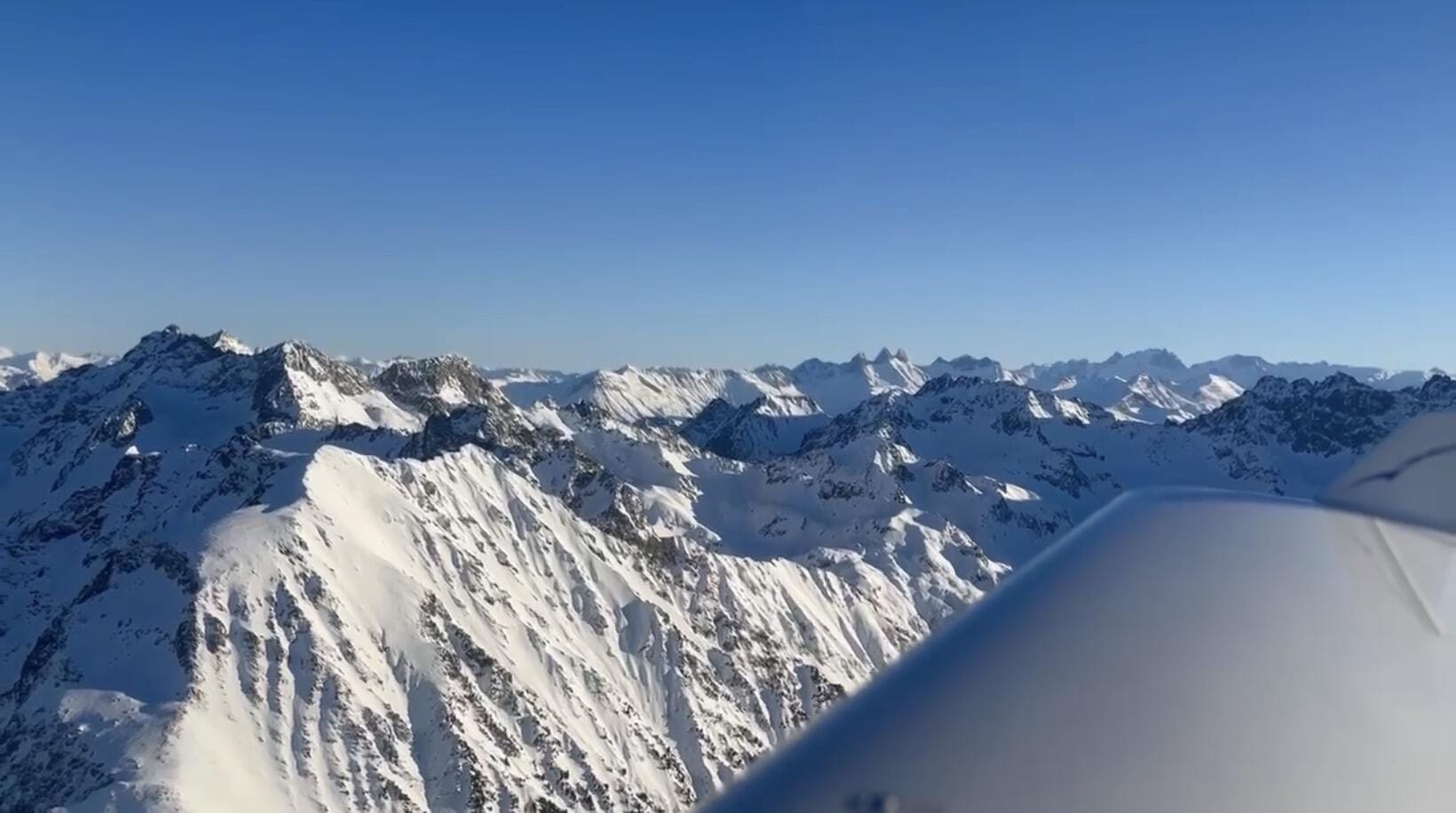 Les Grandes Stations de l'Oisans vues du ciel