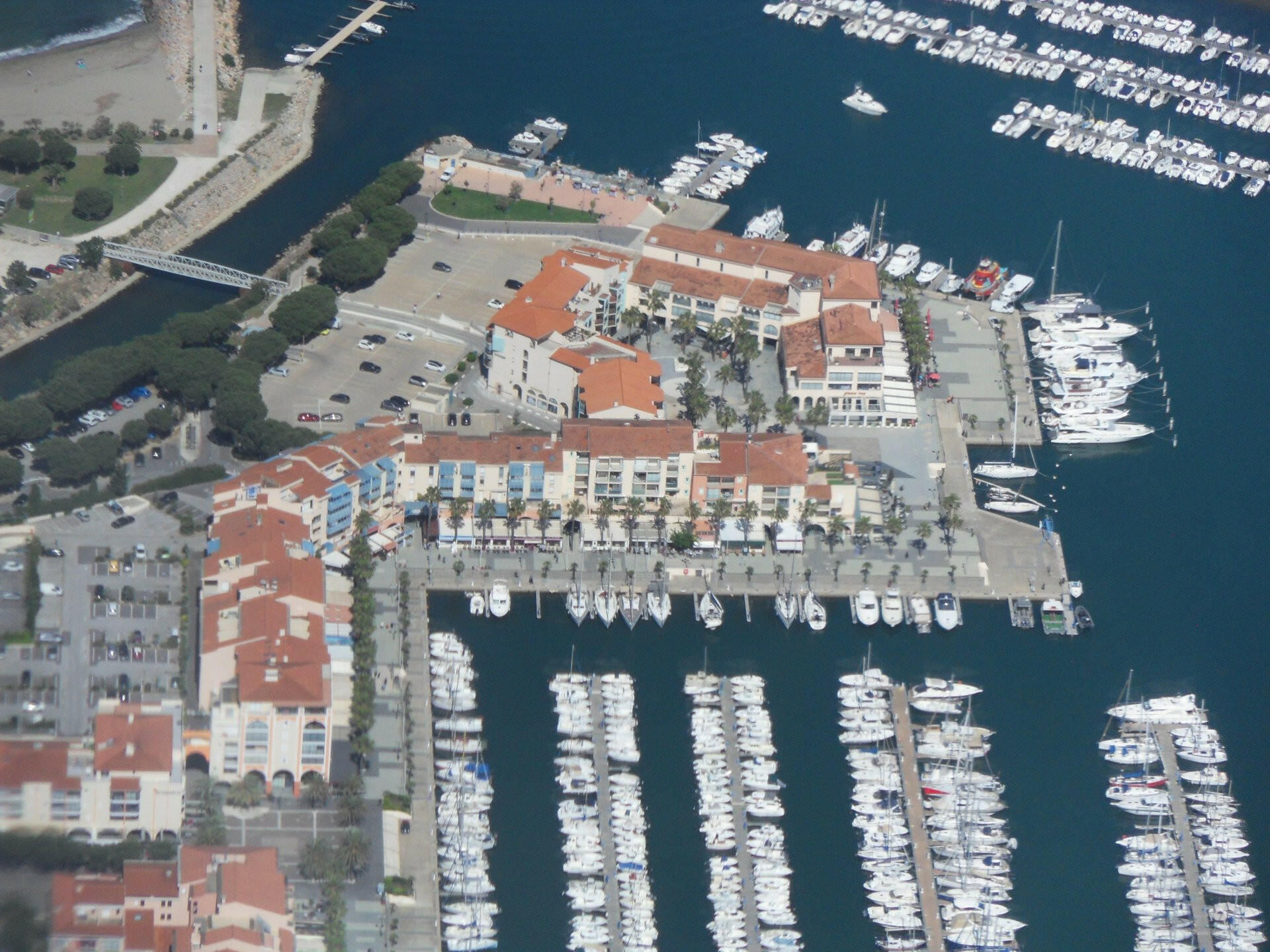 Littoral-Canigou-chateaux Cathares pour 3 passagers