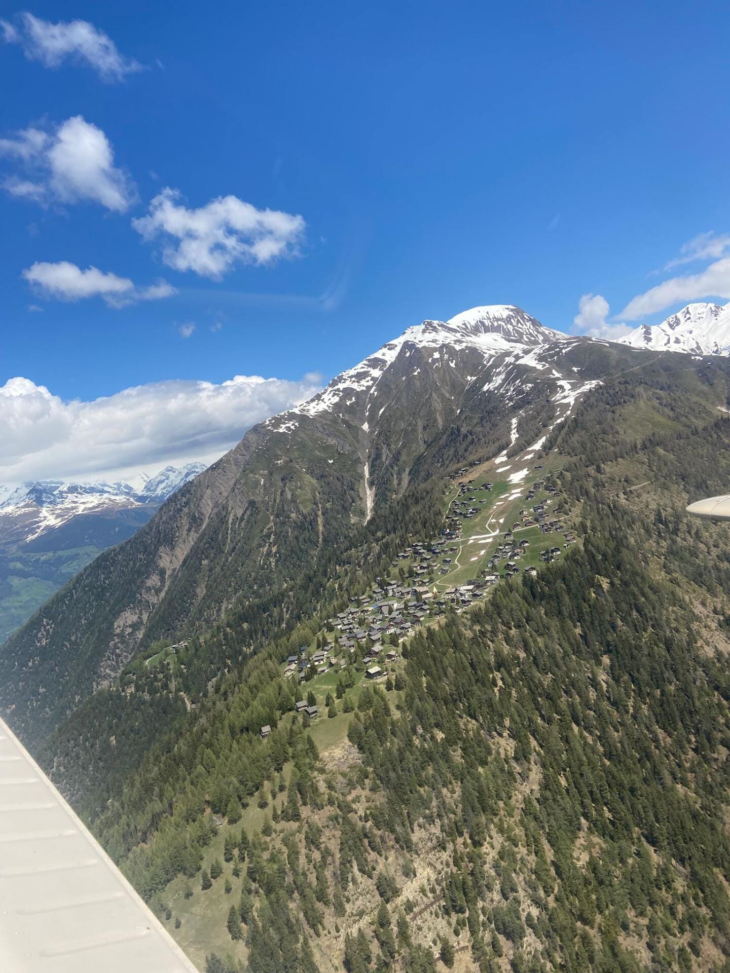 Alpenglühen & Dolce Vita: Ein Flugtag der Superlative
