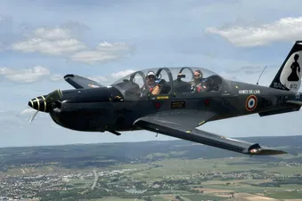 La Bourgogne à bord d'un avion Militaire !