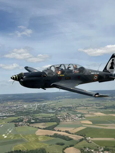 La Bourgogne à bord d'un avion Militaire !
