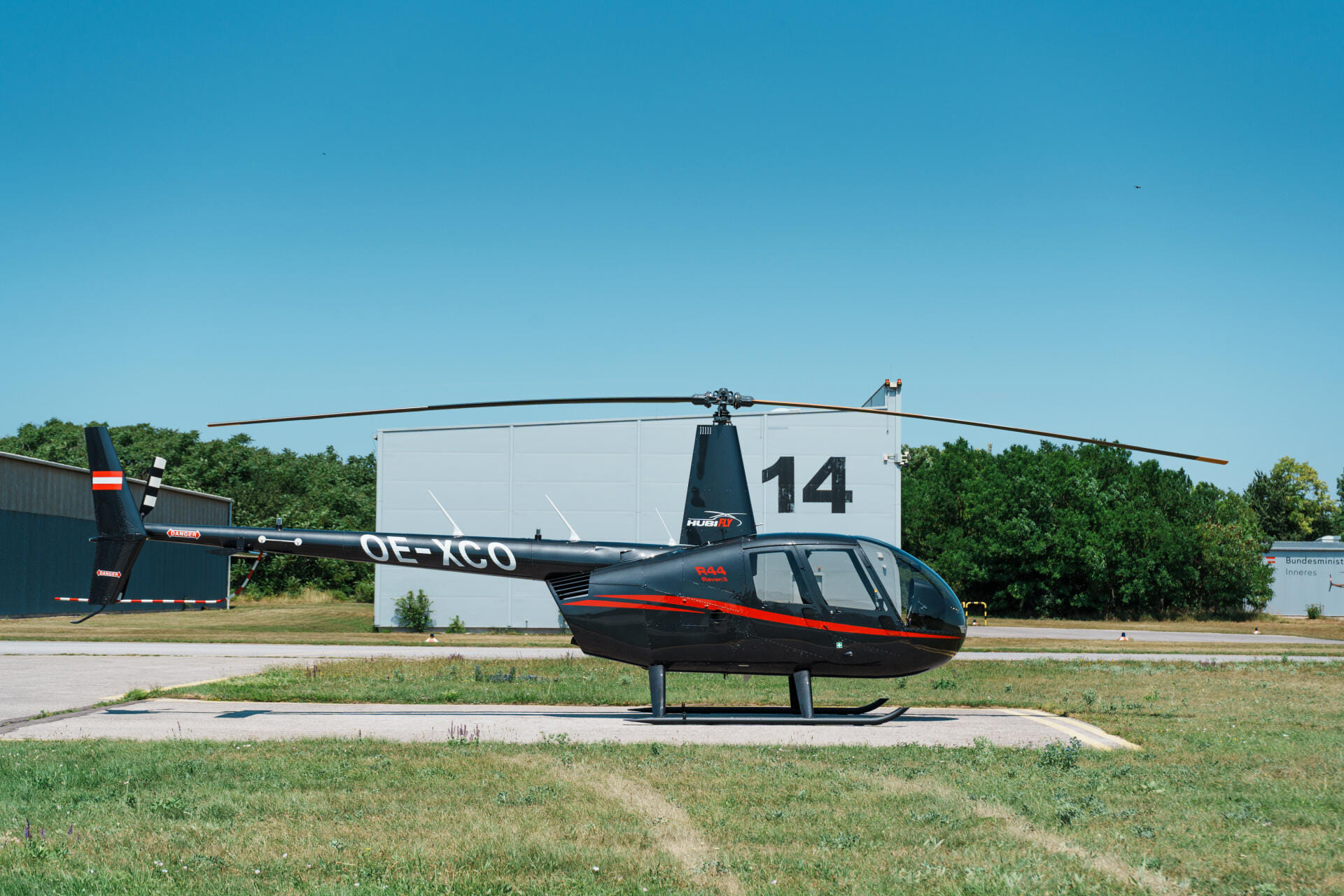 Robinson R44