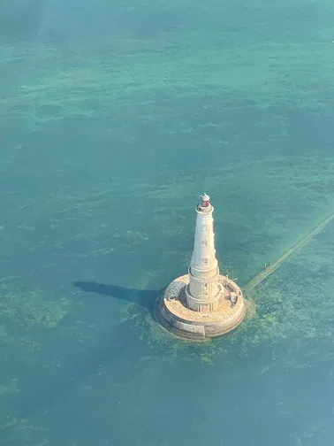 Au départ de Royan, vol le long de la côte atlantique.
