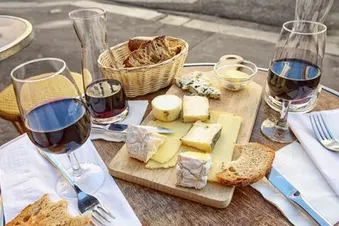 Day or overnight excursion to Paris