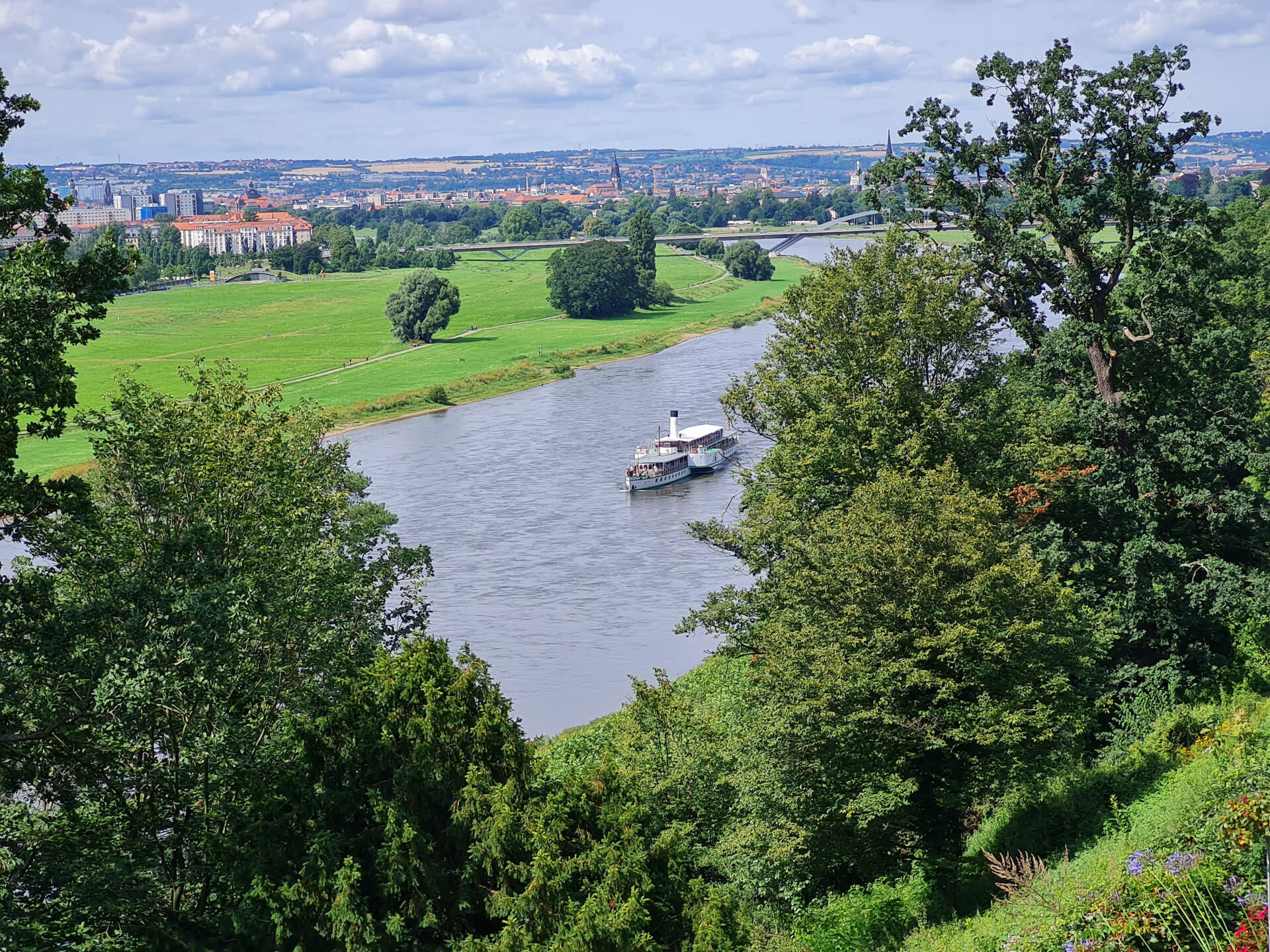 Blick vom Schloss Eckbert auf "Elbflorenz"