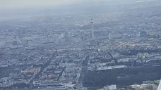 Rundflug über Berlin mit der schicken "Papa Sierra"