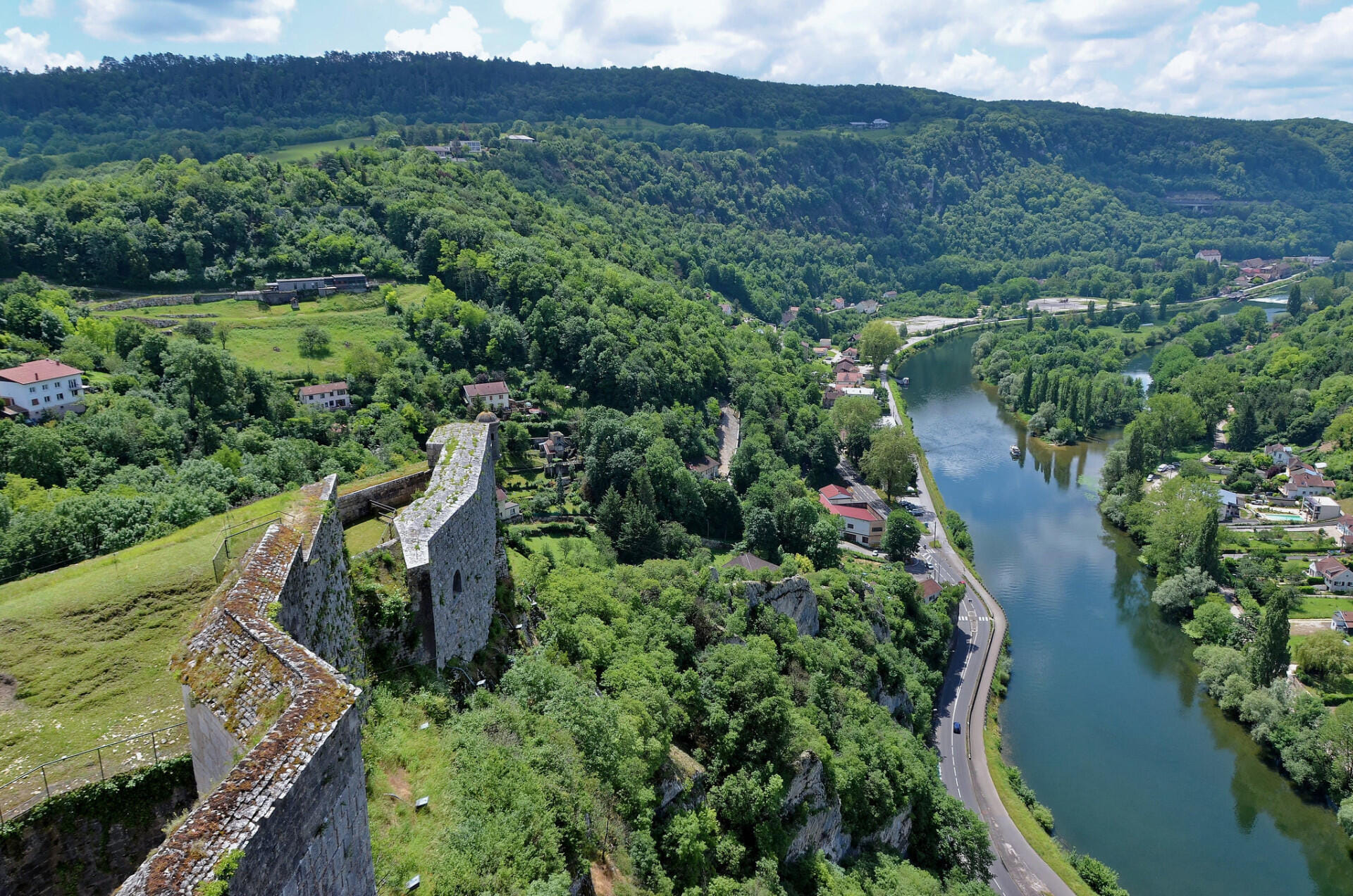 Besançon et ses alentours en hélicoptère - 30 min - France