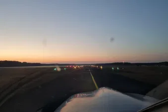 Dämmerungsflug, idealer Weise mit Sonnenuntergang