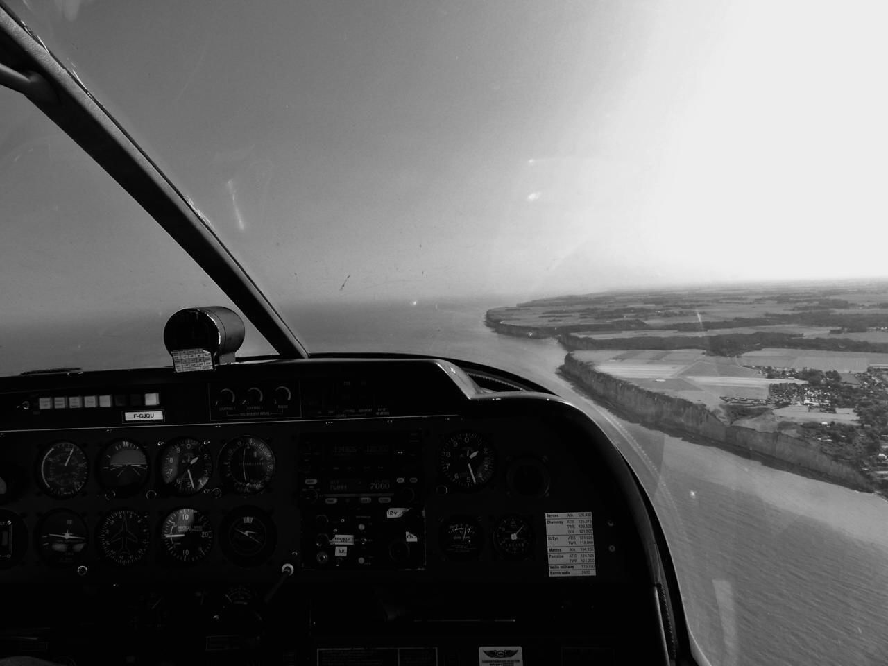 Survoler la côte normande, Antifer, Etretat, Fécamp de Paris
