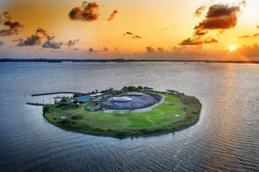 Sightseen flight island hopping