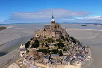 Survol du Mont Saint Michel et du bocage normand