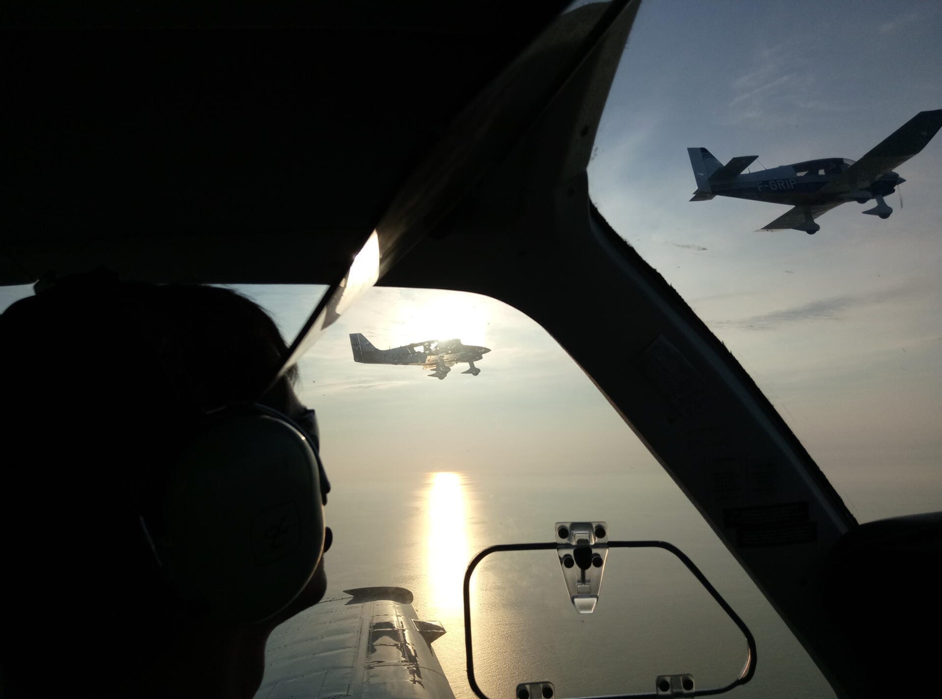 Vol au coucher de soleil