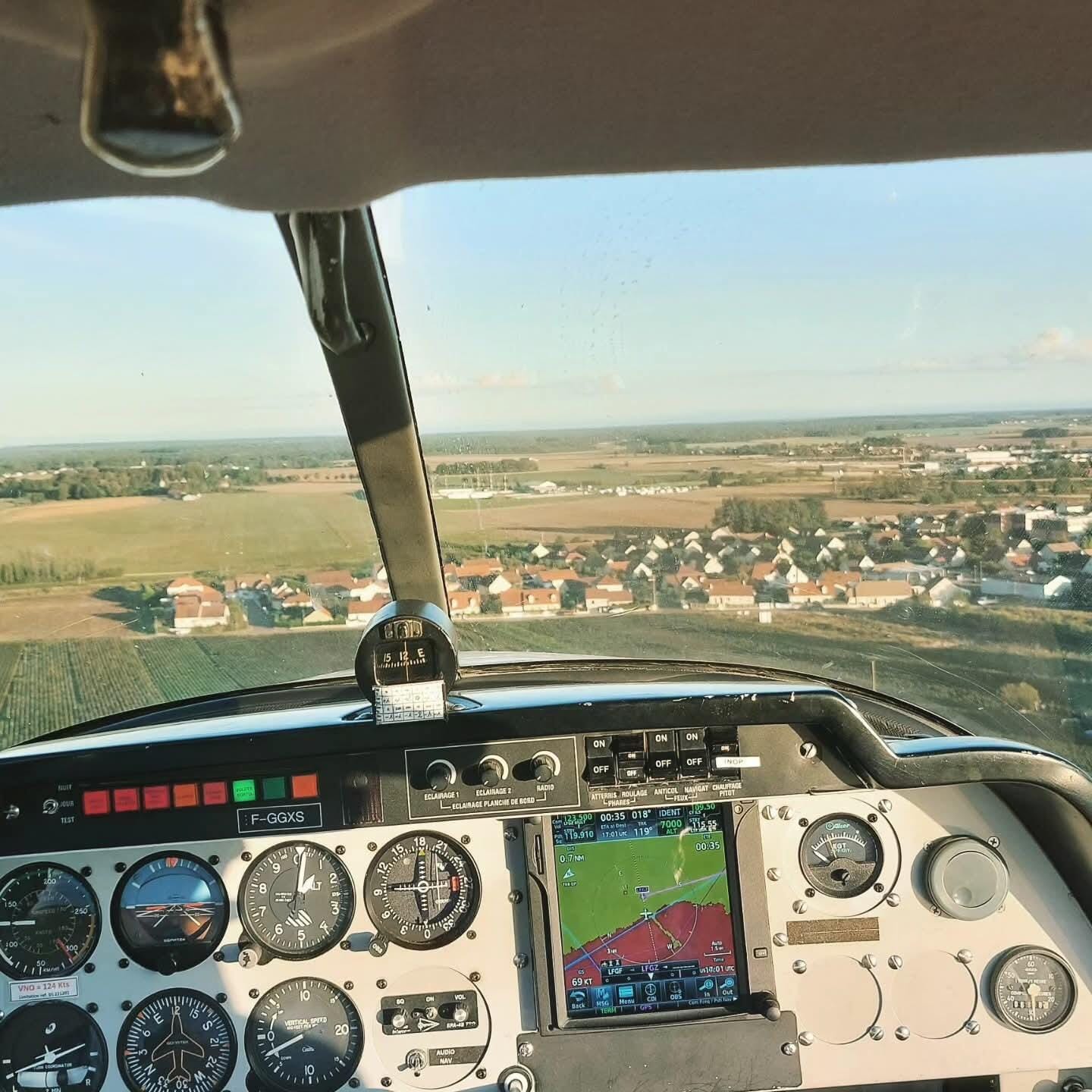 Nuits-Saint-Georges et Beaune vus du ciel